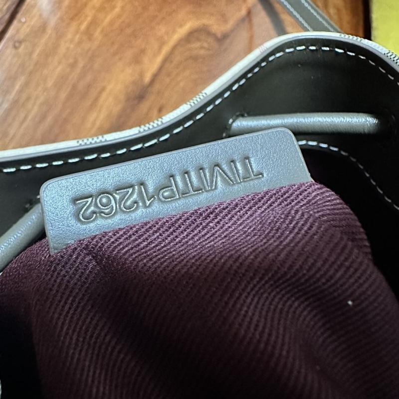 Bv*b*rry bucket bags